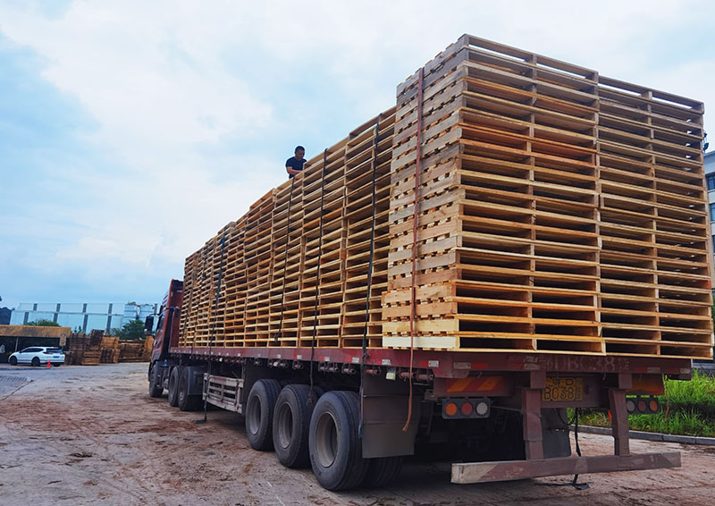 木托盘装车